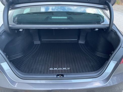 Used 2019 Toyota Camry XLE image 8