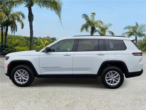 New 2025 Jeep Grand Cherokee L Laredo image 2
