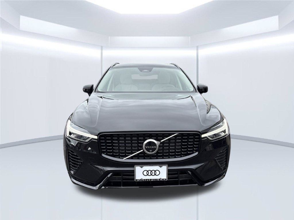 Used 2024 Volvo XC60 T8 Plus w/ Protection Package Premier AWD/4WD image 11