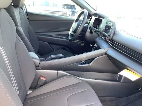Certified 2025 Hyundai Elantra Sport image 24