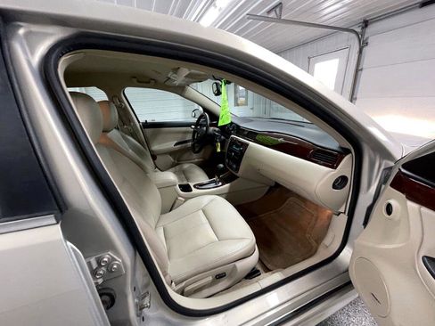 Used 2010 Chevrolet Impala LTZ image 7