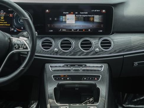 Used 2022 Mercedes-Benz E 350 4MATIC Sedan image 21