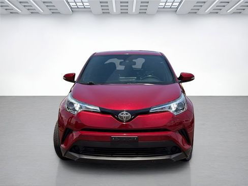Used 2018 Toyota C-HR XLE FWD image 4