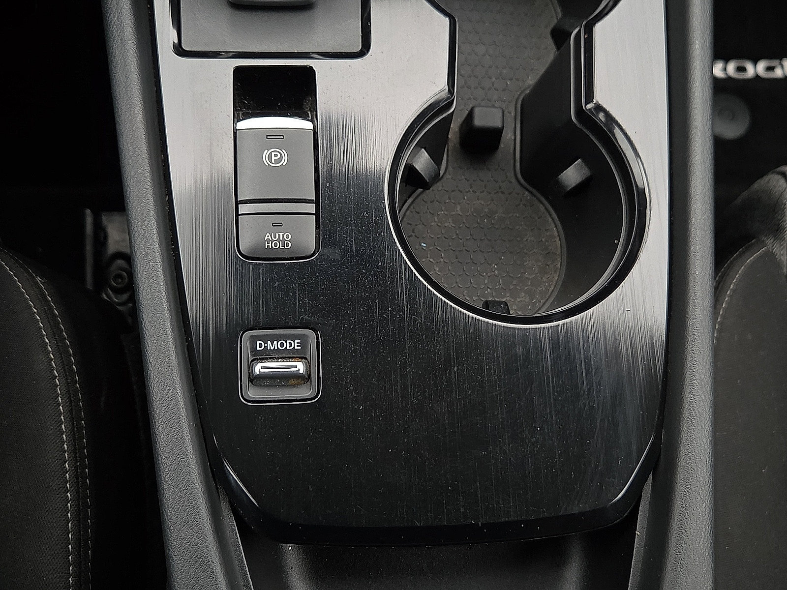 Used 2023 Nissan Rogue SV FWD image 18