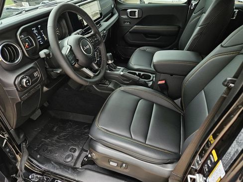 New 2026 Jeep Gladiator Sport AWD/4WD image 14