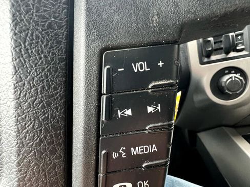 Used 2015 Ford Expedition XLT w/ Equipment Group 201A image 19