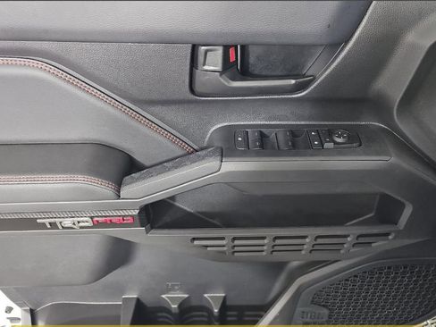 Used 2024 Toyota Tacoma TRD Pro image 8