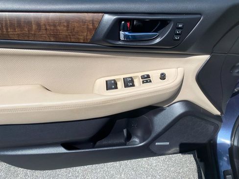 Used 2016 Subaru Outback 2.5i Limited image 11