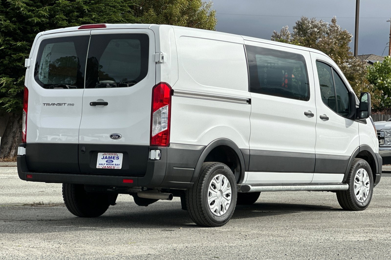 Used 2025 Ford Transit 250 Low Roof w/ Exterior Upgrade Package RWD image 5