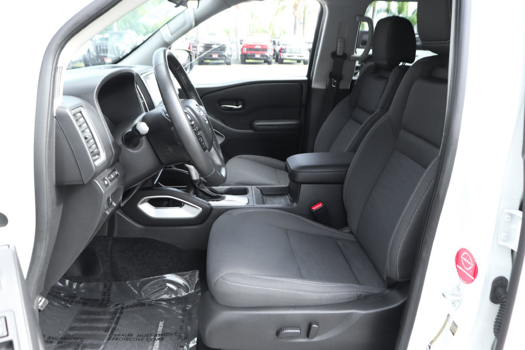 Used 2024 Nissan Frontier SV w/ SV Convenience Package RWD image 15