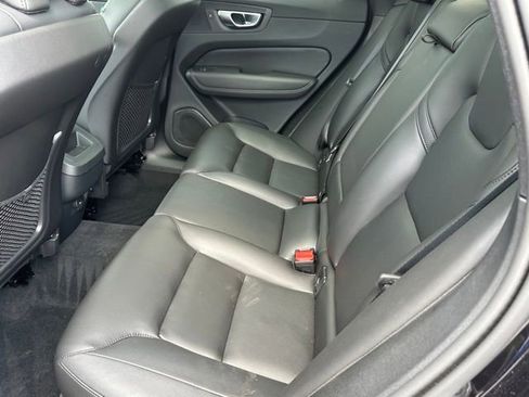 Used 2025 Volvo XC60 B5 Core AWD/4WD image 11