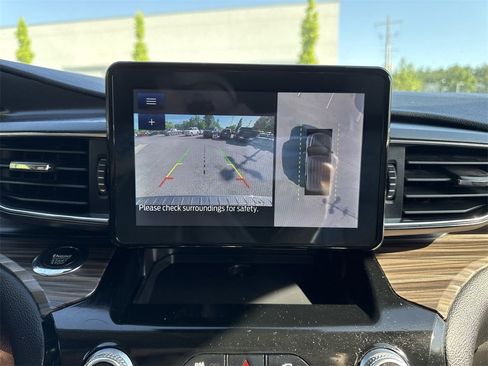 Used 2022 Ford Explorer Limited image 34