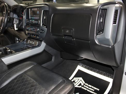 Used 2018 Chevrolet Silverado 1500 LT w/ All Star Edition image 26