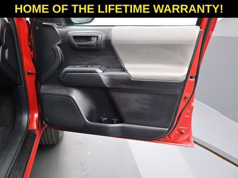 Used 2021 Toyota Tacoma SR AWD/4WD image 39