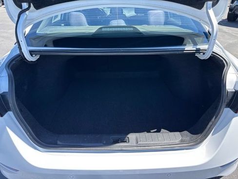 Used 2022 Nissan Sentra SV FWD image 11