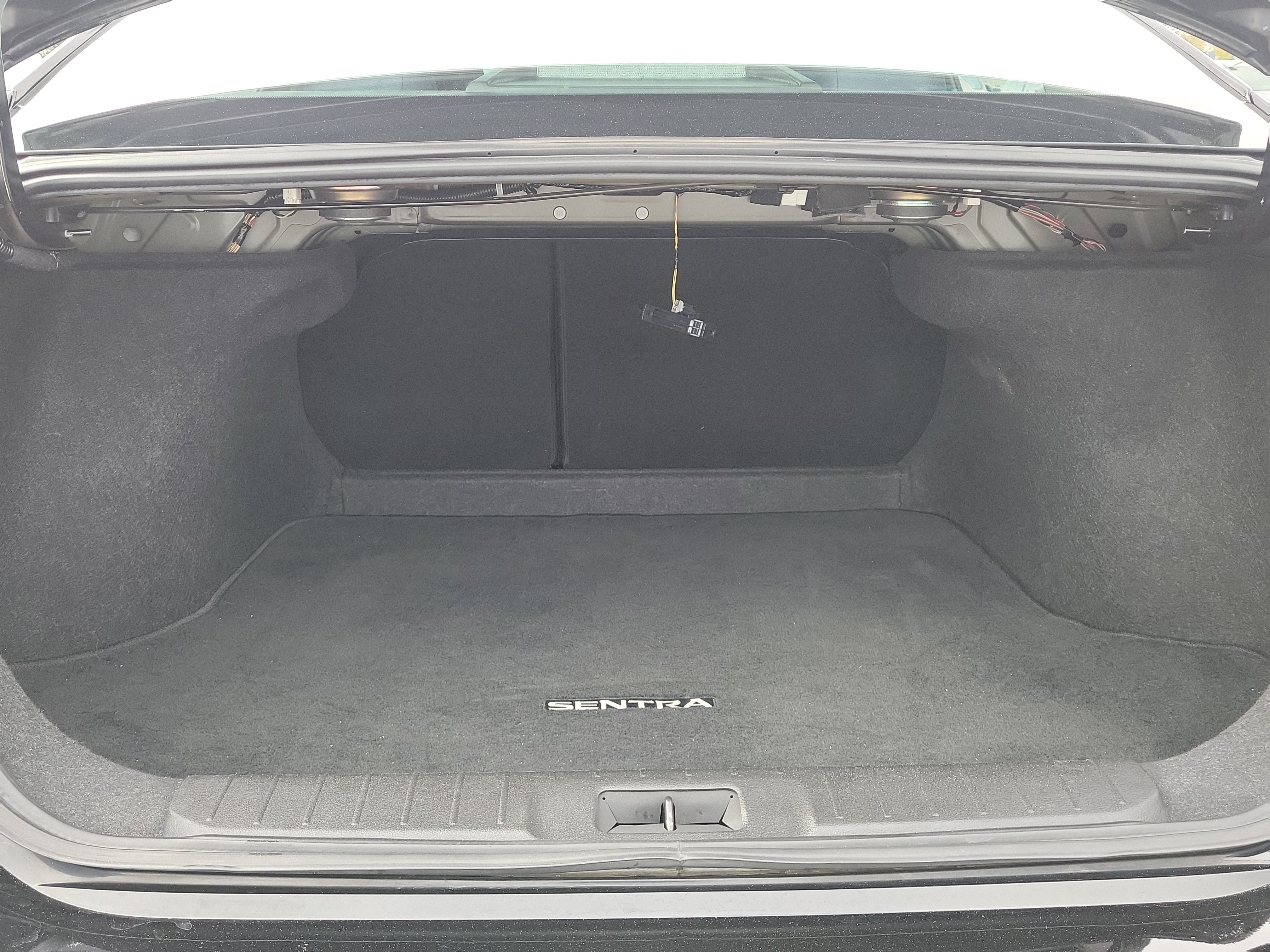 Used 2024 Nissan Sentra SV FWD image 10
