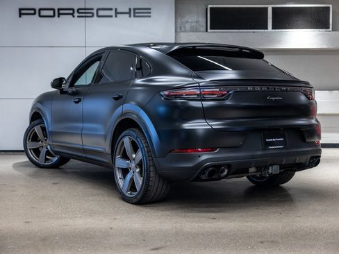 Used 2023 Porsche Cayenne Platinum Edition w/ Towing Package w/o Tow Ball AWD/4WD image 3
