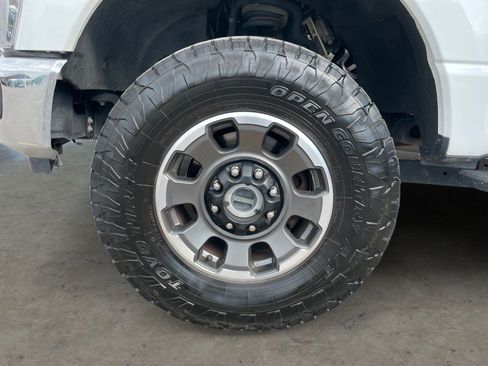 Used 2023 Ford F250 Lariat w/ Tremor Off-Road Package AWD/4WD image 42