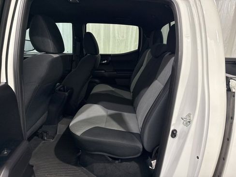 Used 2021 Toyota Tacoma TRD Sport image 11