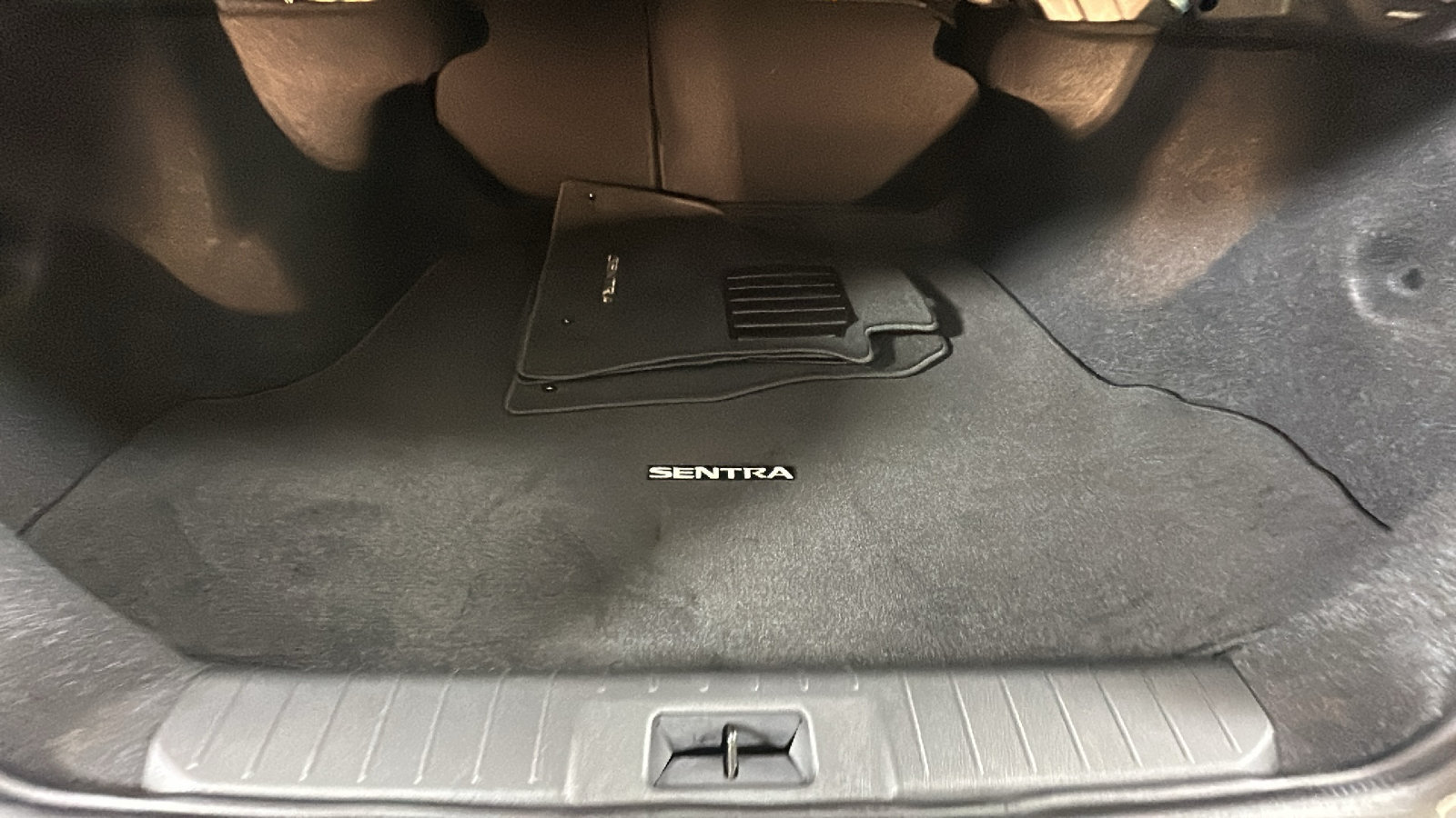 Used 2023 Nissan Sentra SR FWD image 34