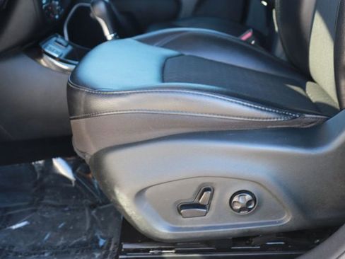 Used 2019 Jeep Compass Altitude image 9