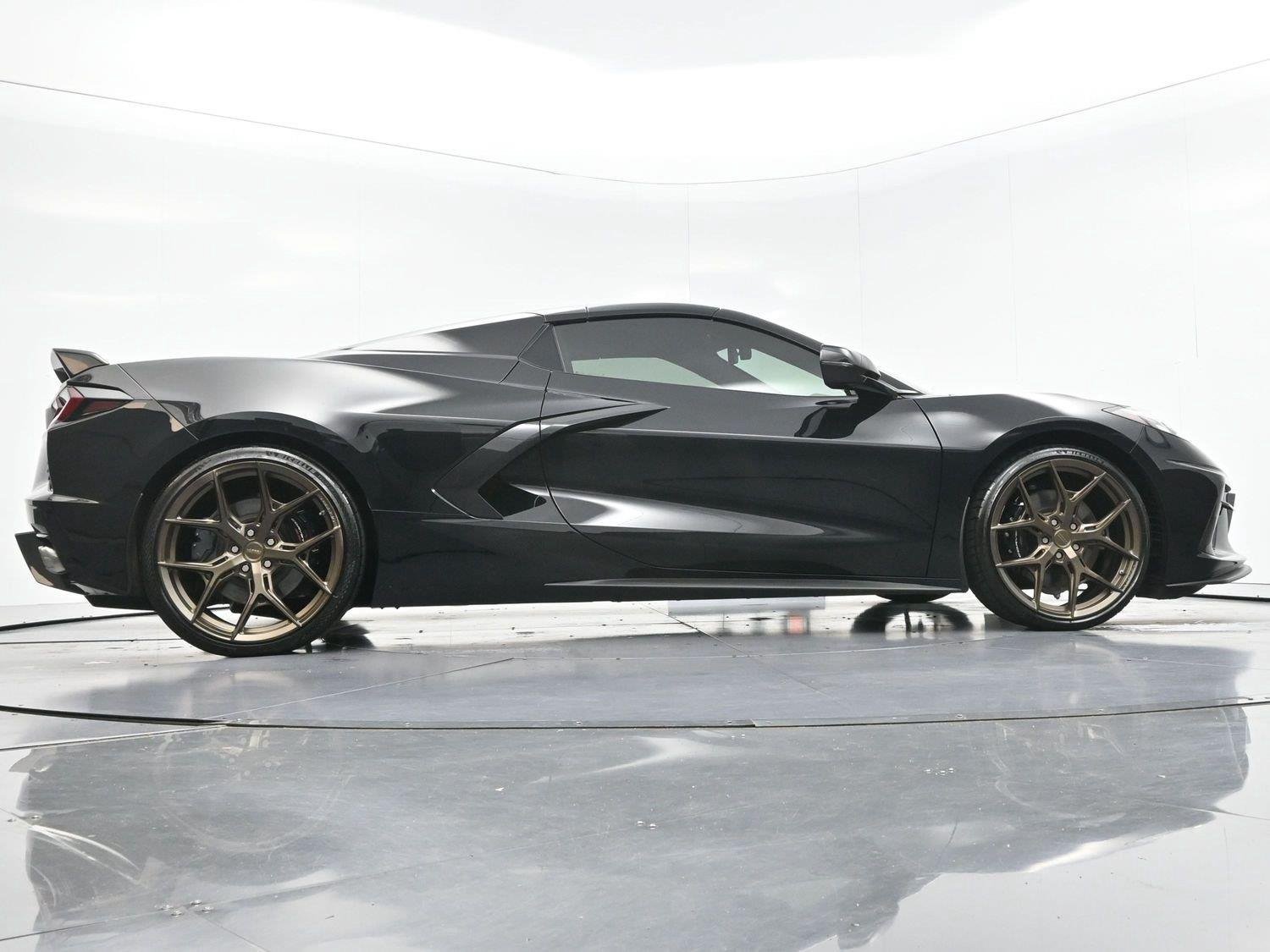 Used 2021 Chevrolet Corvette Stingray Premium Conv w/ Z51 Performance Package RWD image 59