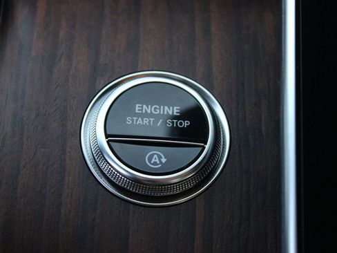 Used 2026 Mercedes-Benz C 300 Sedan image 19