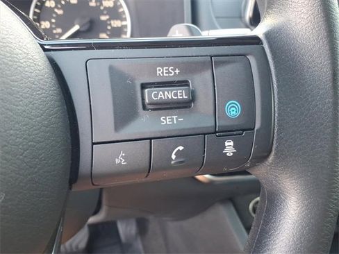 Used 2023 Nissan Rogue SV image 23