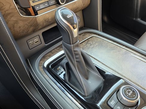 Used 2021 INFINITI QX80 Premium Select RWD image 18
