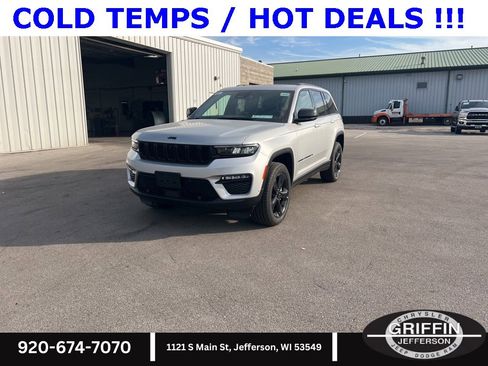 New 2025 Jeep Grand Cherokee Limited w/ Luxury Tech Group II image 3