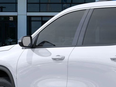 Used 2026 Chevrolet Traverse LT w/ Sun and Wheel Package FWD image 23