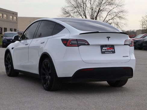 Used 2021 Tesla Model Y Long Range image 11
