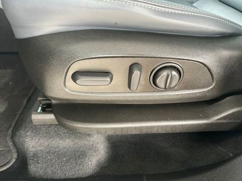 Used 2023 Buick Enclave Essence AWD/4WD image 31