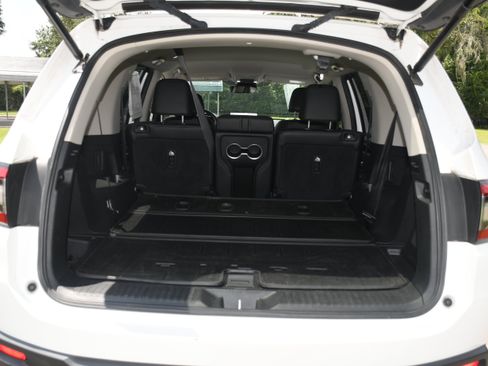 Used 2025 Honda Pilot EX-L image 18