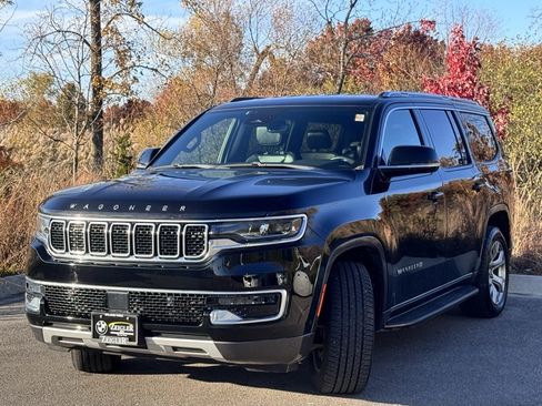 Used 2022 Jeep Wagoneer Series II image 3