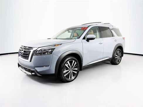 Used 2025 Nissan Pathfinder Platinum w/ Cargo Package AWD/4WD image 3