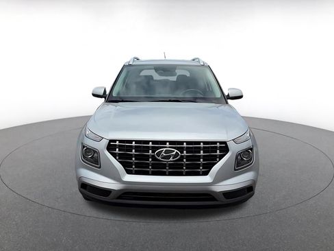 Used 2026 Hyundai Venue SEL FWD image 4