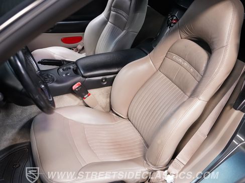 Used 2004 Chevrolet Corvette Convertible w/ Preferred Equipment Group RWD image 35