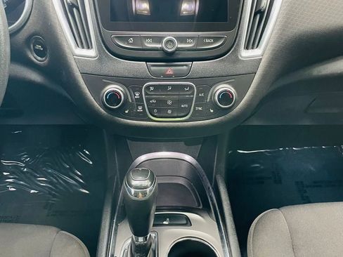 Used 2019 Chevrolet Malibu LT image 14