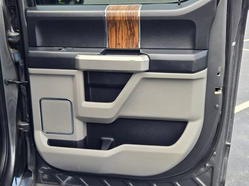Used 2019 Ford F150 Lariat AWD/4WD image 11