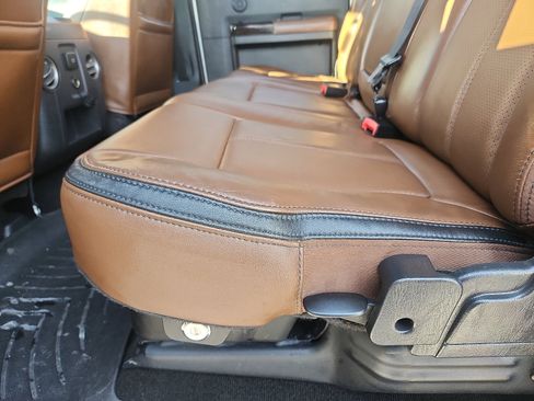 Used 2016 Ford F250 Platinum w/ FX4 Off-Road Package image 27