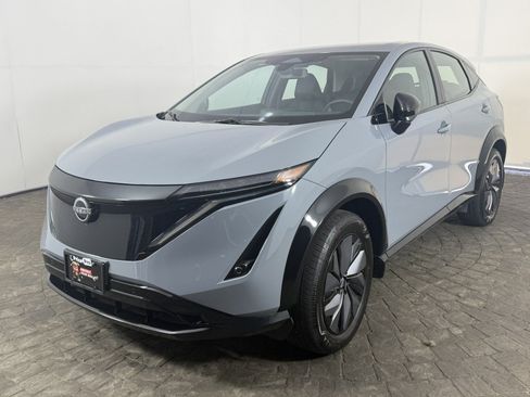 Used 2024 Nissan Ariya AWD image 3