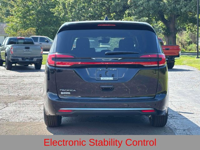 New 2027 Chrysler Pacifica Select FWD image 38