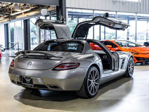 Used 2011 Mercedes-Benz SLS AMG Coupe image 6