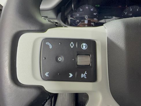 Used 2024 Land Rover Defender 110 SE AWD/4WD image 18