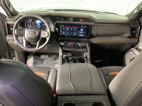 Used 2025 GMC Sierra 1500 AT4 w/ AT4 Premium Package AWD/4WD image 37