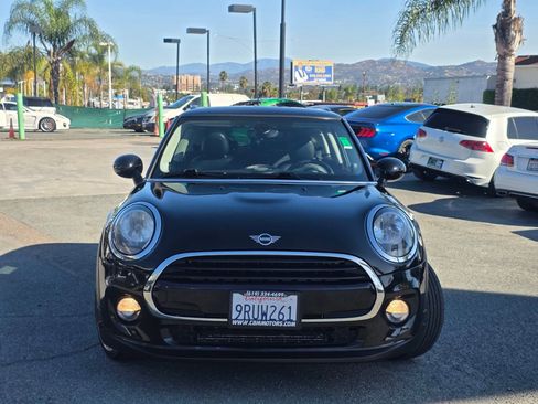 Used 2019 MINI Cooper 2-Door Hardtop w/ Signature Upholstery Package image 4