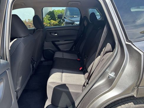 Used 2025 Nissan Rogue SV AWD/4WD image 28