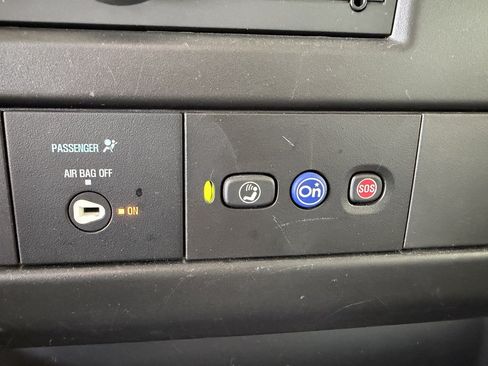Used 2024 Chevrolet Express 3500 LT w/ LT Preferred Equipment Group RWD image 12
