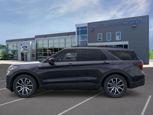 New 2025 Ford Explorer ST-Line image 3